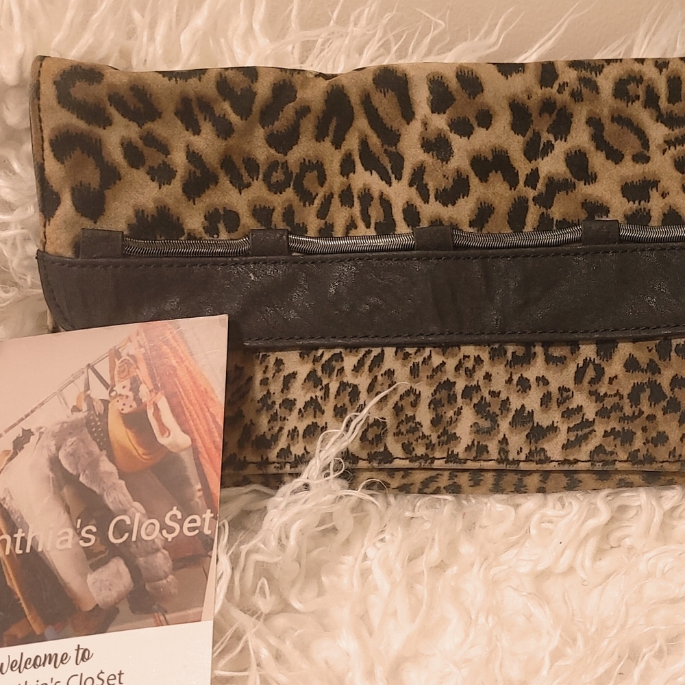 BCBG Generation Clutch